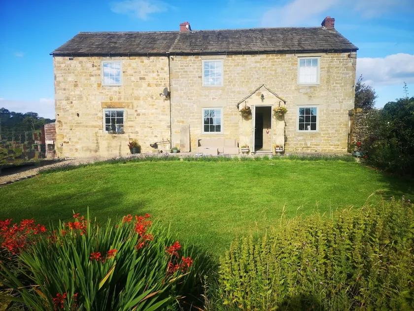 5 bedroom Farm House - Image 1