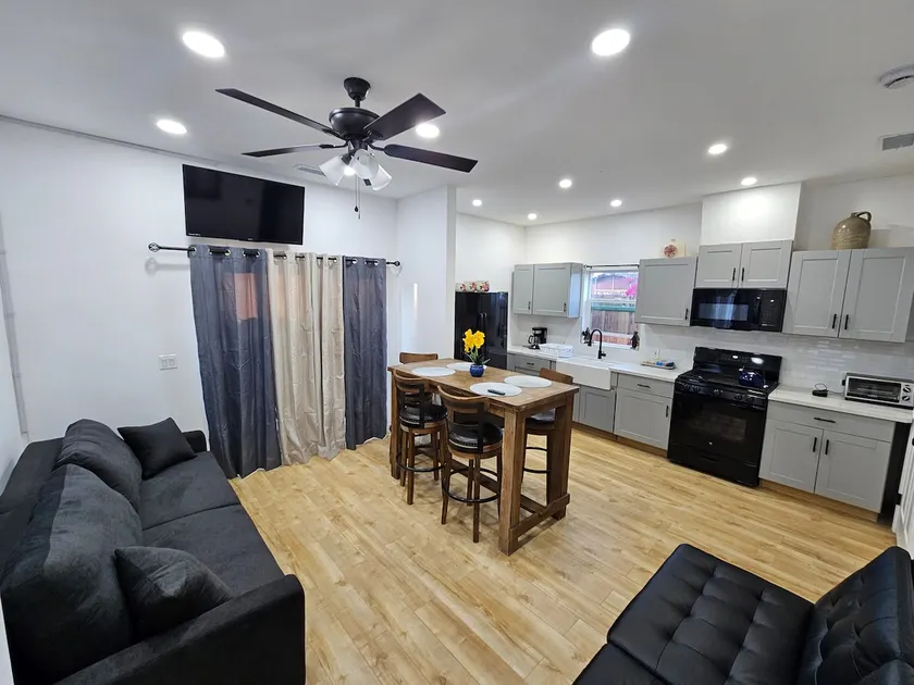 New Guesthouse / Great location - Image 1