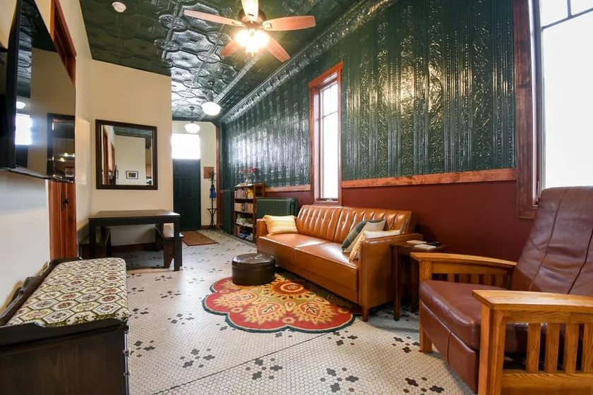 Al Capone Era Speakeasy 3 BRs - Image 1