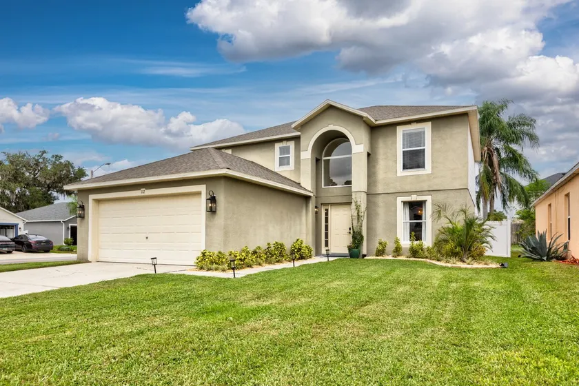 Clean, Bright Home For Up To 12! - Image 1