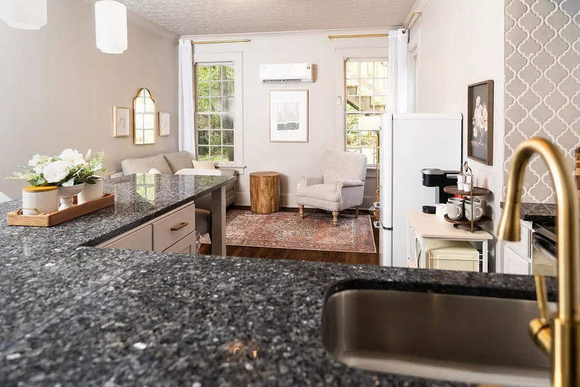 Boutique 1 BR at Park Place - Image 1