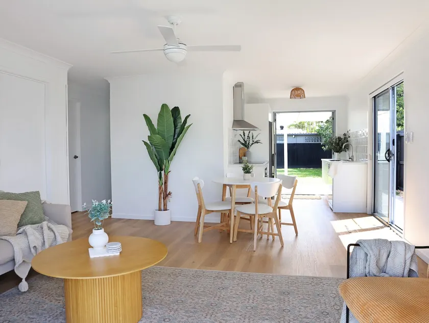 Beach Haven Warana - Pet Friendly Stay - Image 1