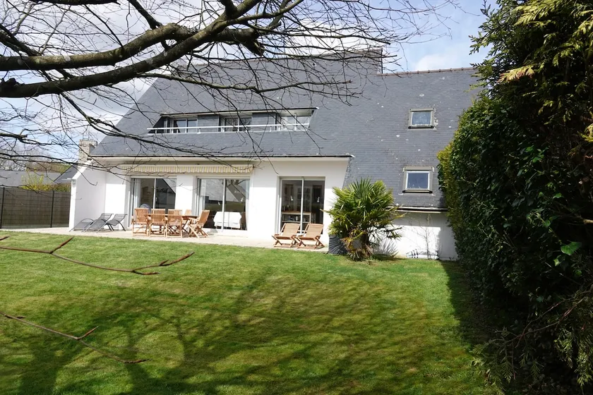 Beachfront villa - Image 1