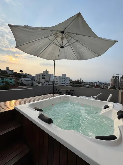 Spa with hydro in penthouse - Image 1
