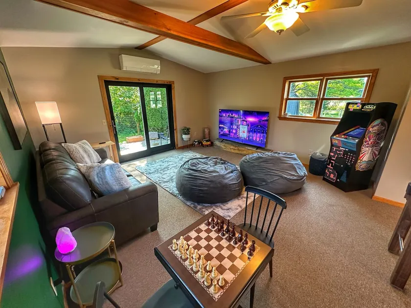 Sunrise Surprise, spacious, great for entertaining - Image 1