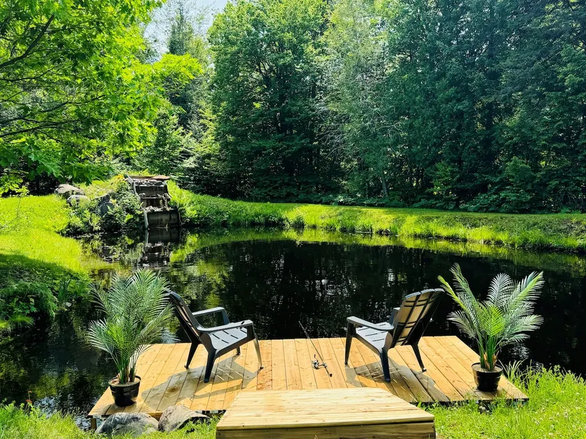 Hotel à la maison – Eau petit lac - Image 1