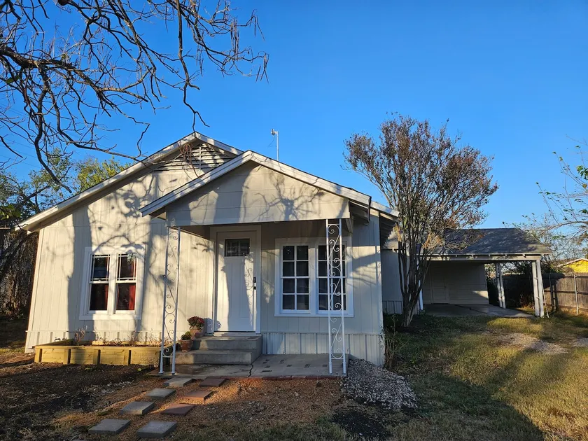 The Emerald Cottage - Image 1