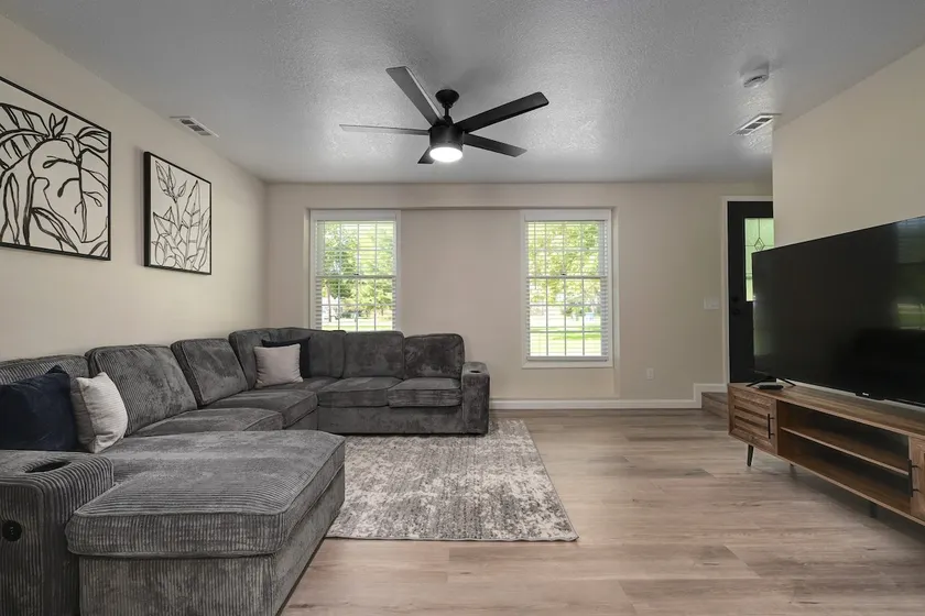 Cozy family-friendly home - Image 1