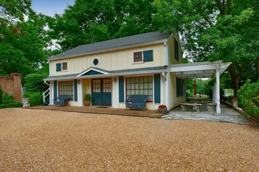 Carriage House of New Market - Image 1