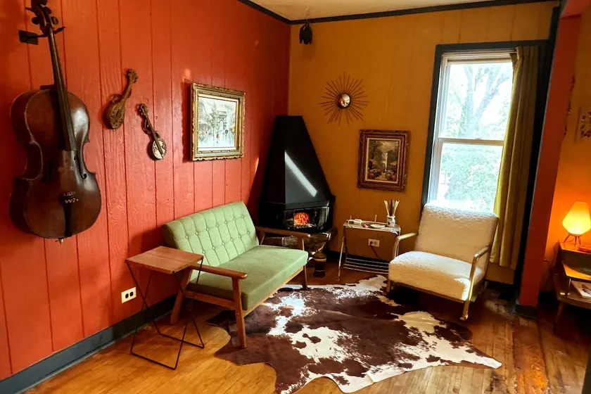 Mid-Century Dream Home Near Bayview and Cudahy - Image 1