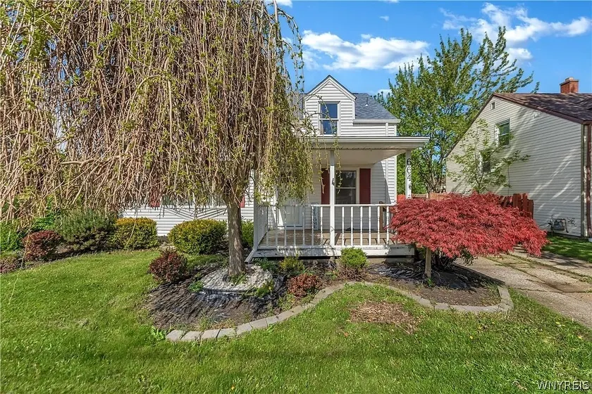 Comfy 4BR | Fenced Yard near UB & Niagara Falls! - Image 1