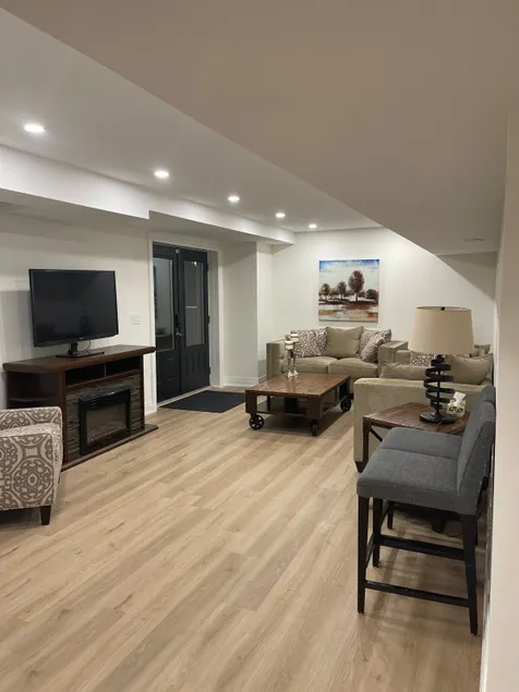 Cozy 2-Bedroom Apartment - Image 1
