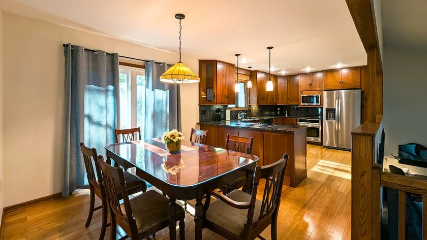 Modern & cozy 3BR family retreat - Image 1