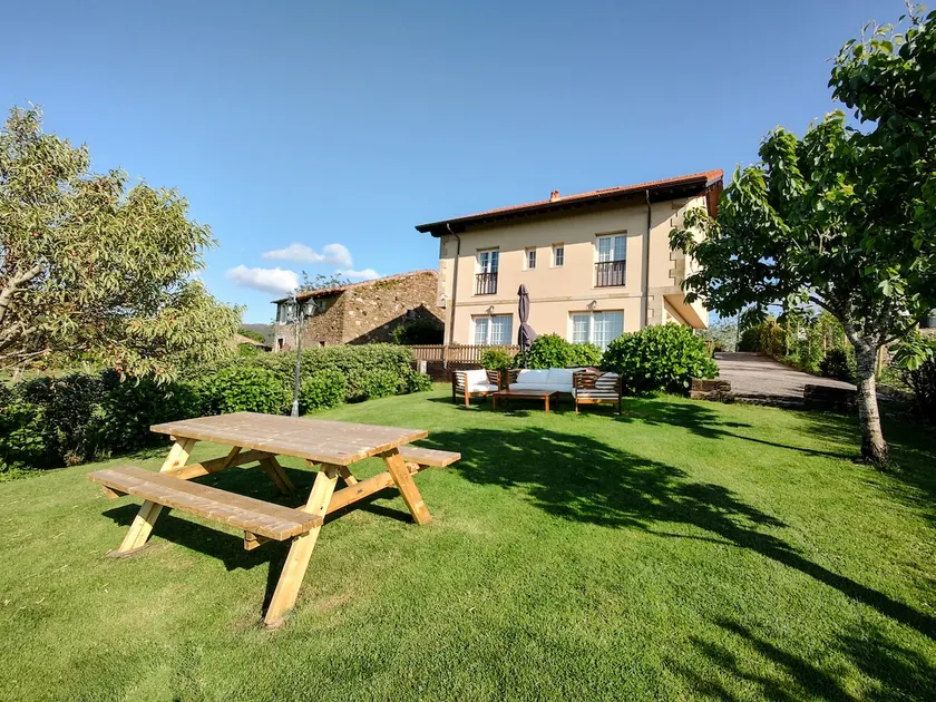 Corona Apartments - Image 1