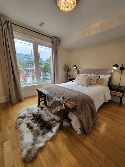 Remodeled 3BR Urban Retreat w/ Offices & Parking - Image 1