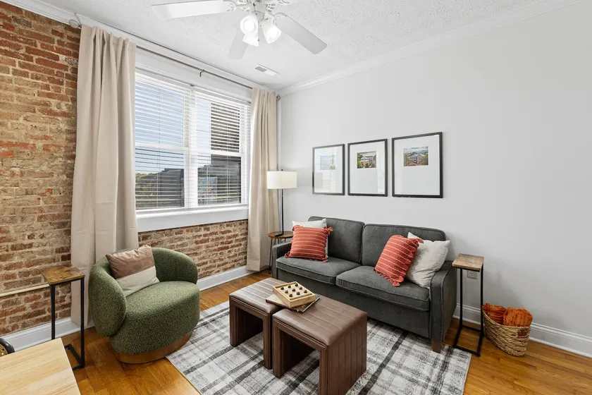 Downtown loft, 30 min to the Smokies - Image 1
