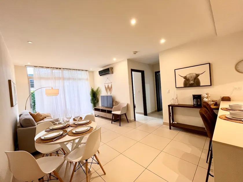 Prime 2BR:Pool&Downtown SantaAna - Image 1