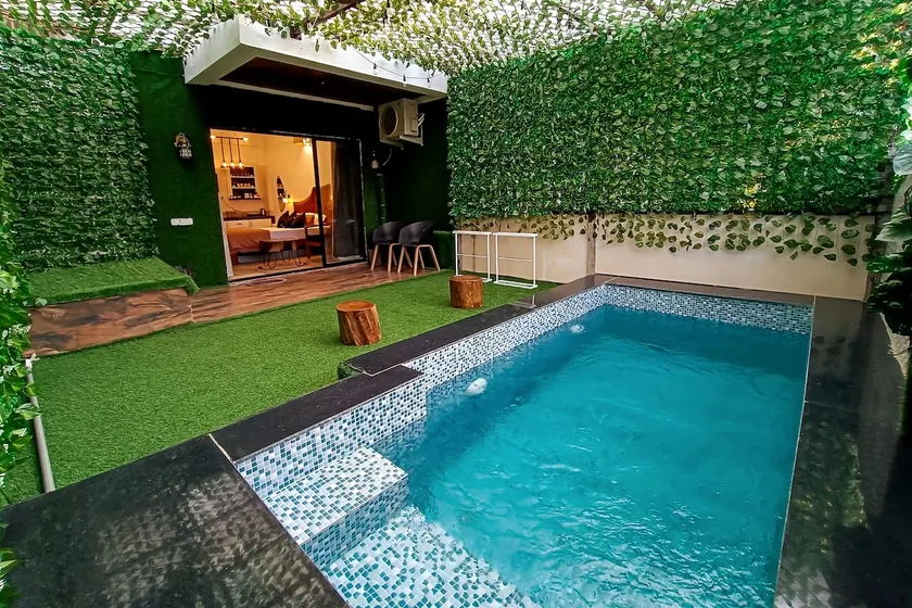 The Getaway - Luxurious Studio with Private Pool - Image 1