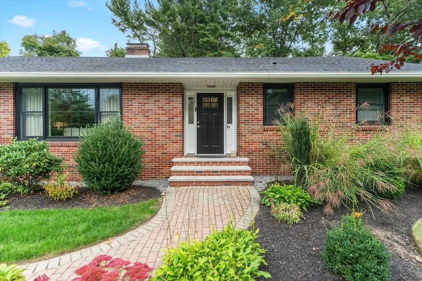 Andover furnished upscale home near center - Image 1