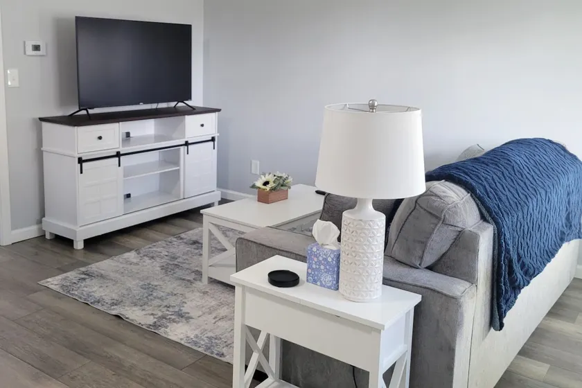 Eaton's Airbnb D - Image 1
