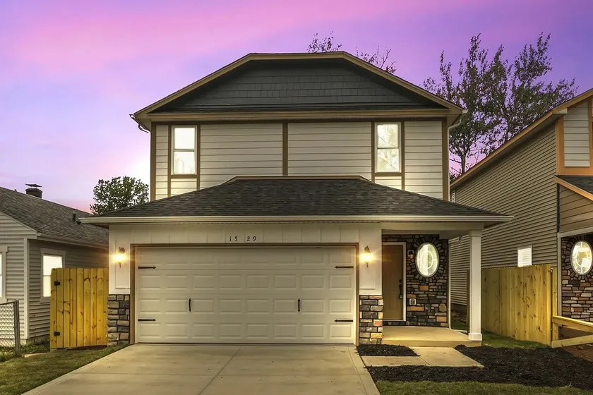 Charming 4BR New Home Columbus With Garage Parking - Image 1