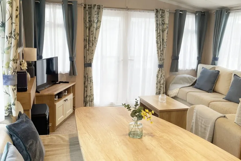 Durdle Door Holiday Home - Image 1
