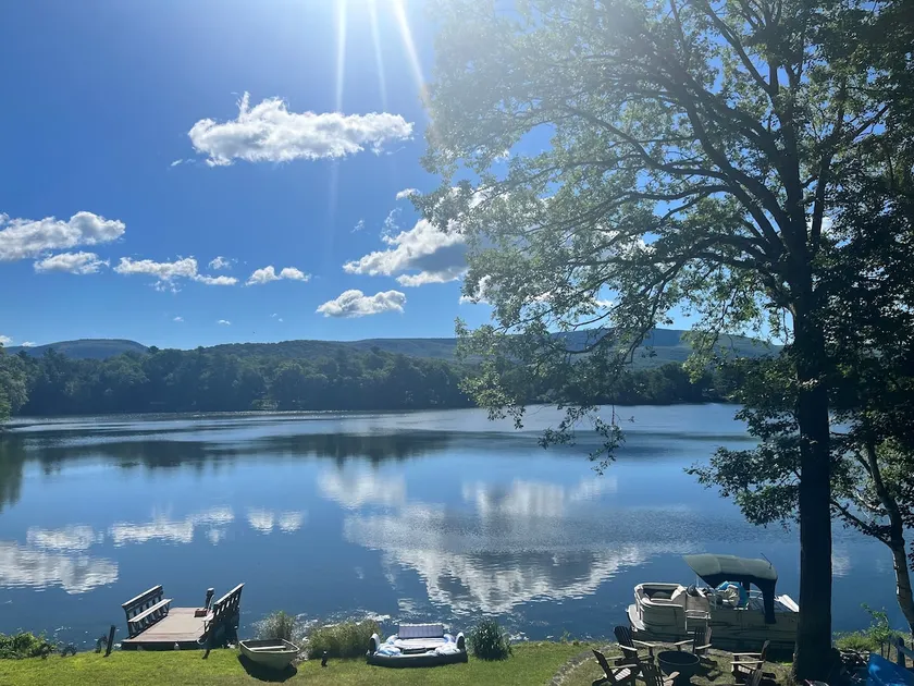 Lakefront Home • Kayaks • Firepit • Near Skiing - Image 1