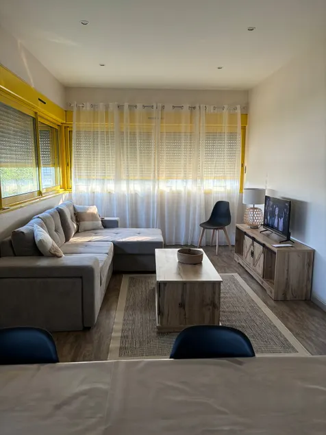 Bright Apartment - Image 1