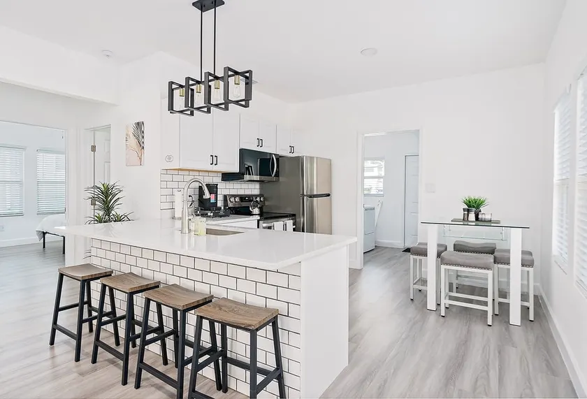 King Beds+Pet Friendly | Near Downtown & Tigertown - Image 1