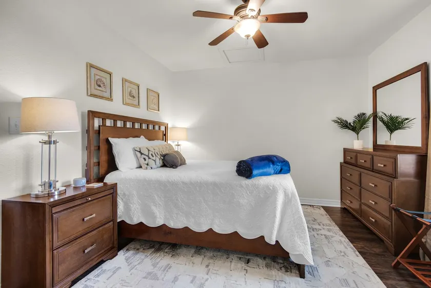 Cozy Bayou Villa - just steps from the water - Image 1