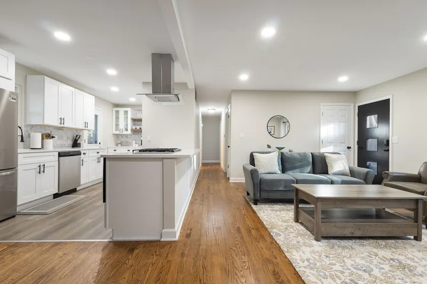 Beautiful Ranch Home in Lisle - Image 1
