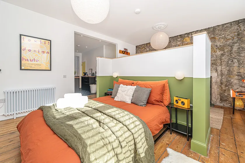 Funky Studio By The Beach - Image 1