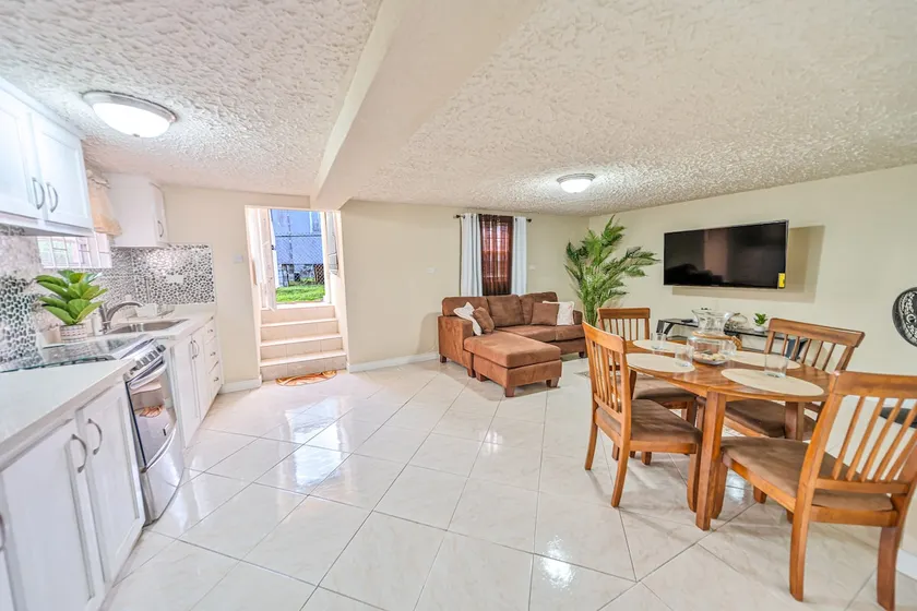 Your Island Home Apt - Image 1