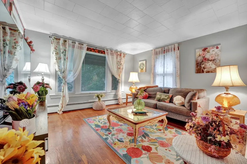 Near Downtown Rochester - 2Bed Apt | Free Parking - Image 1