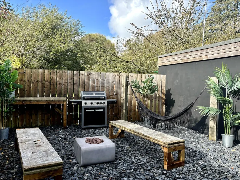 The Cabin: Fire Pit & BBQ - Image 1