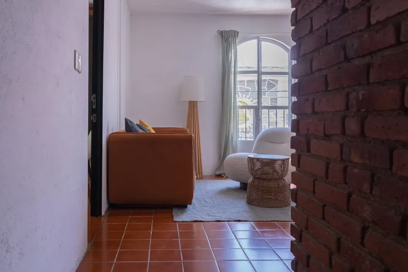 Spacious 3 bedroom one street pyramid - Image 1