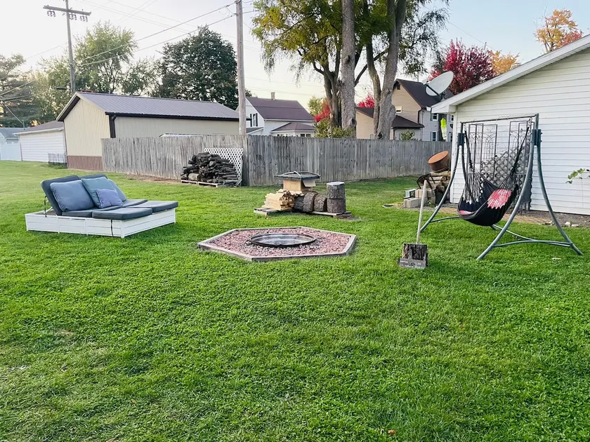 Walkable 1BR Apt Near Notre Dame | Fire Pit - Image 1