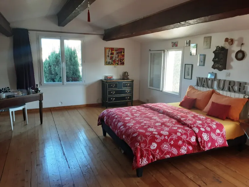Large bright room, kitchen, bathroom and garden - Image 1