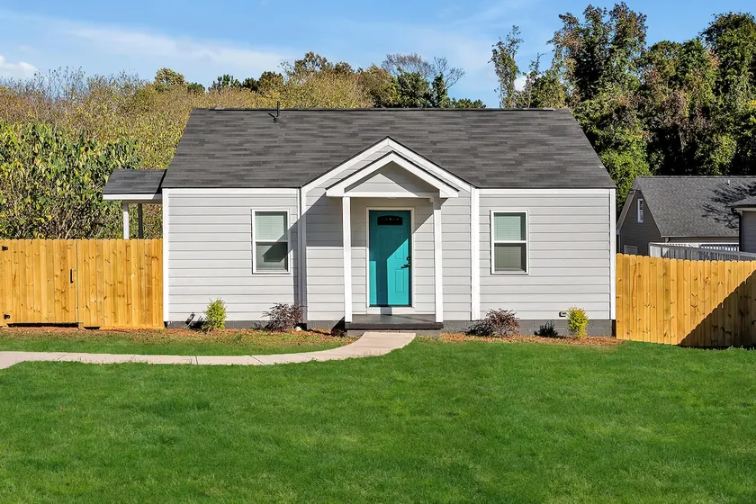 Chic pet-friendly bungalow - Image 1