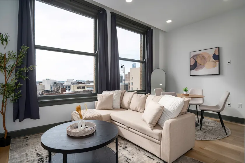 Highrise Views in Heart of City l Gym + Rooftop! - Image 1