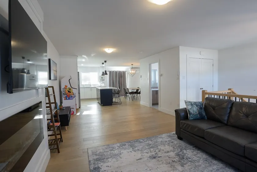 Cozy & Spacious 3BR Home in Moncton - Image 1