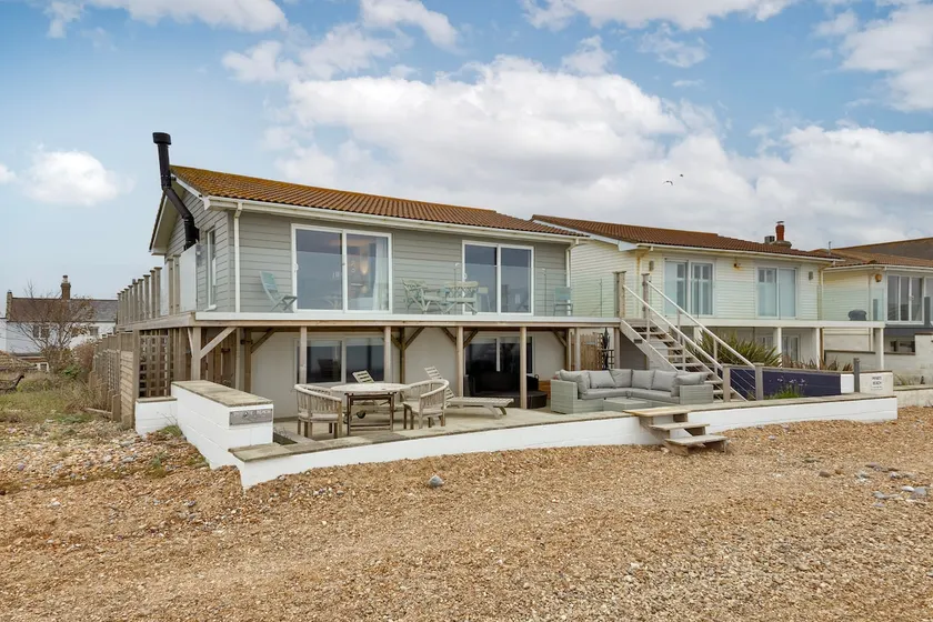 Stunning Seafront house. - Image 1