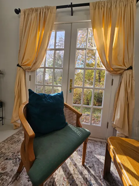 Sunny French Cottage - Image 1