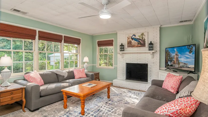 *Swamp Fox Retreat < 1 mile to Downtown - Image 1