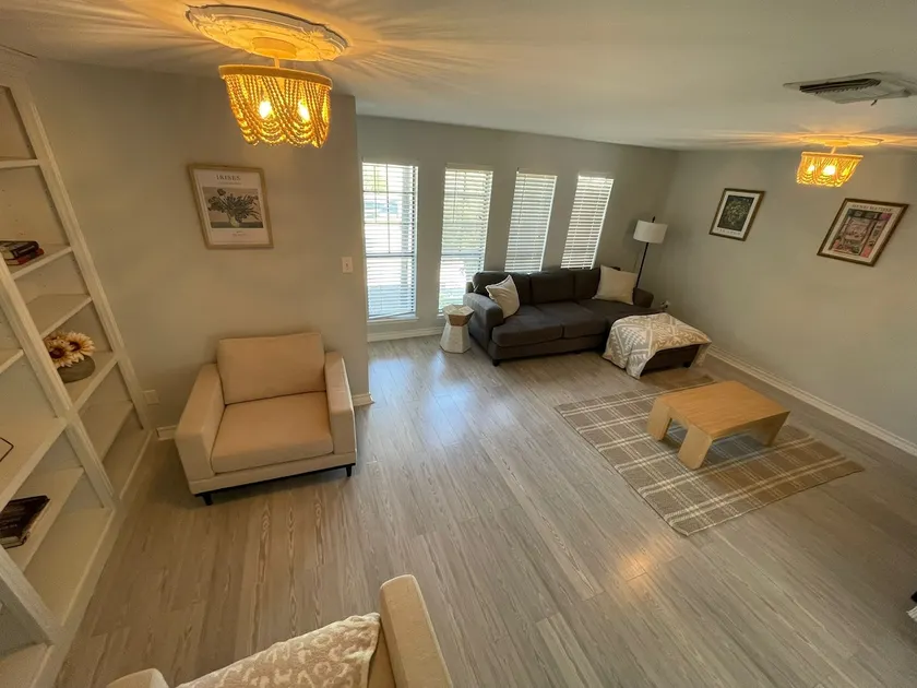 Laredo Oasis: A Cozy Getaway - Image 1