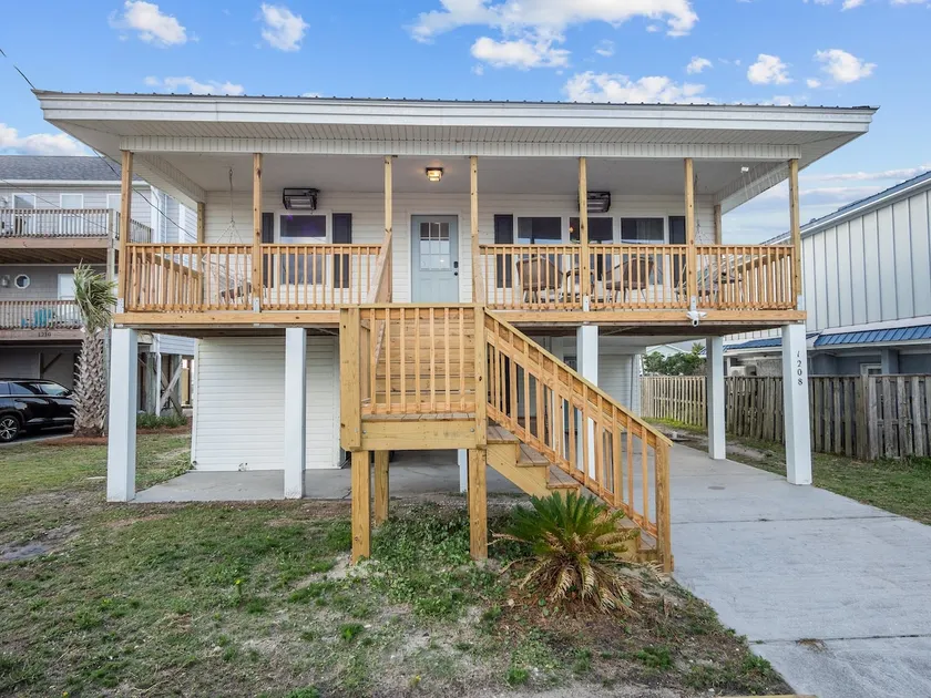 Water view house Topsail beach with Golf cart - Image 1
