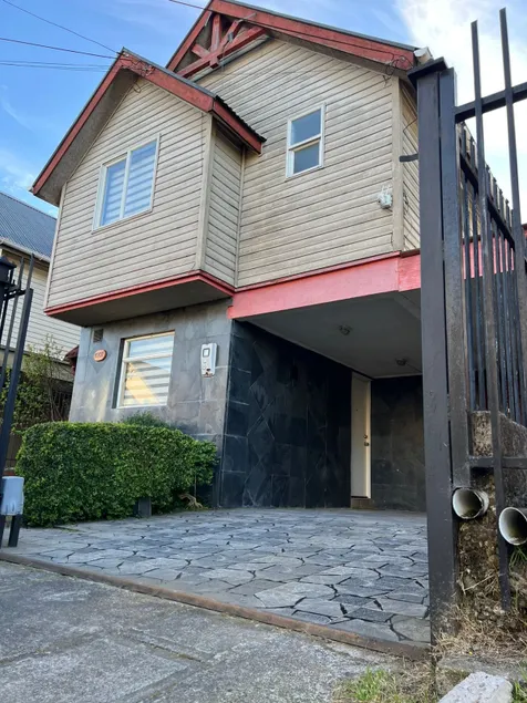 I rent a house, 2 floors, per day. - Image 1