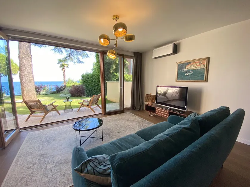 PINIA apt in Luxury Villa Florea & Park Front-Sea - Image 1