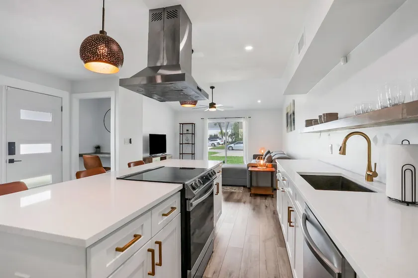 3BR 2B Retreat - Walk to town - Image 1