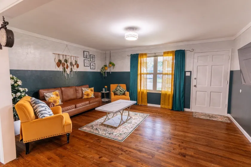 3BR Family+Game Retreat 8 min STL Airport/Westport - Image 1